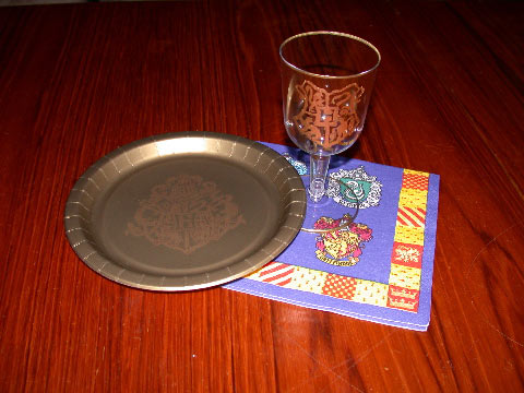 Goblet, engraved plate and House napkin